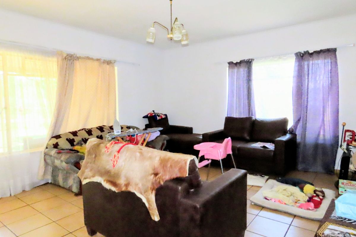 House For Sale in Ventersdorp Central - Photo 2