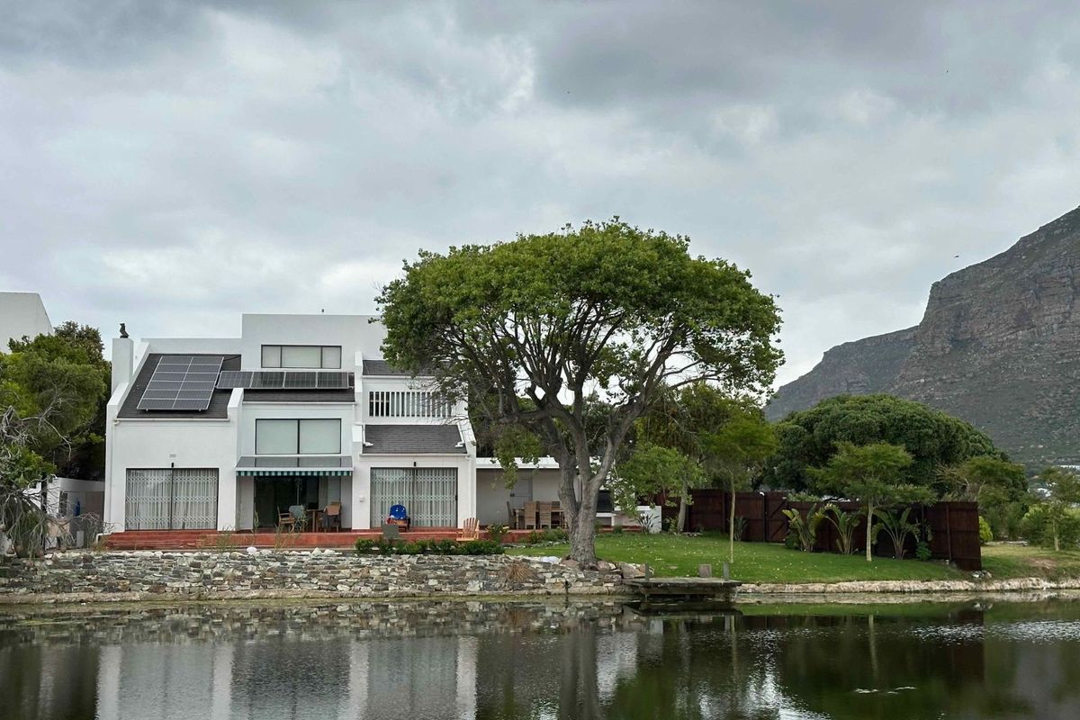 House For Sale in Marina Da Gama - Photo 2