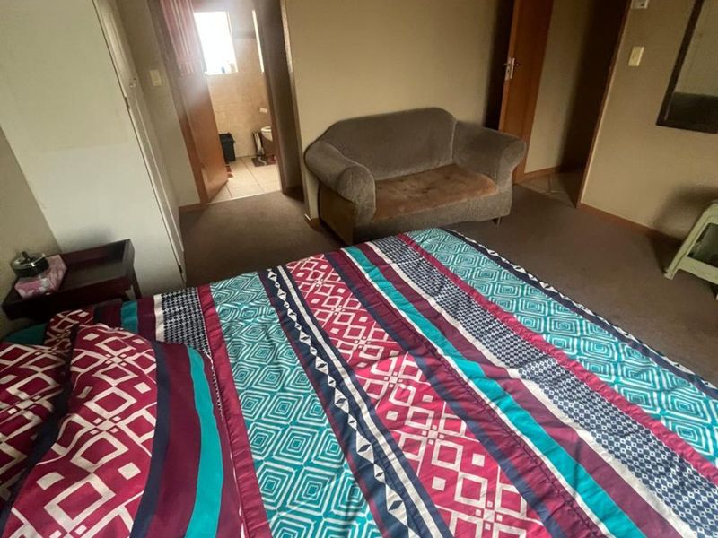 Townhouse For Sale in Annlin - Photo 10