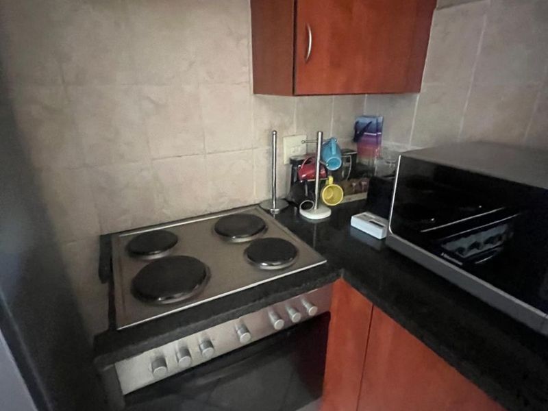 Townhouse For Sale in Annlin - Photo 8