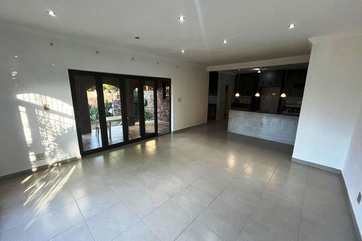 House For Sale in Zwartkop - Photo 2