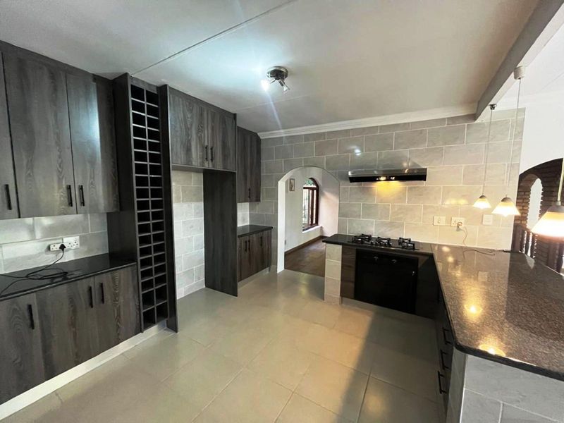 House For Sale in Zwartkop - Photo 5