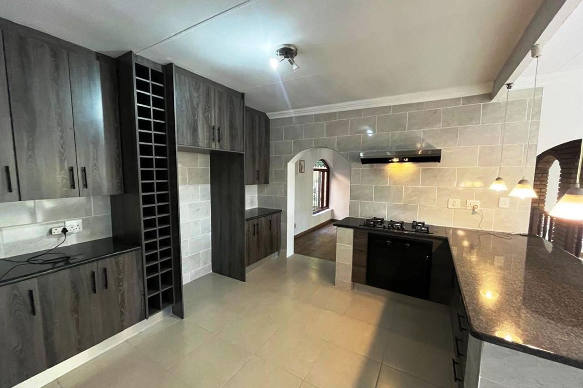 House For Sale in Zwartkop - Photo 5