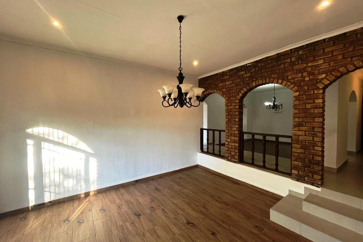 House For Sale in Zwartkop - Photo 3