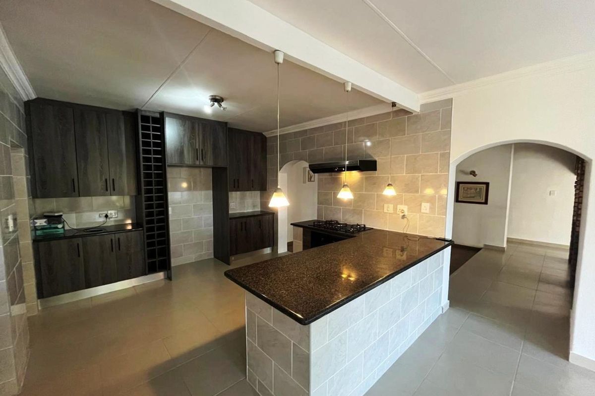 House For Sale in Zwartkop - Photo 4