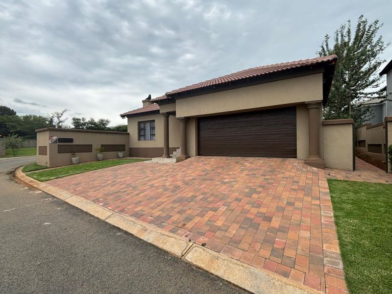 House For Sale in Wilkoppies - Photo 4