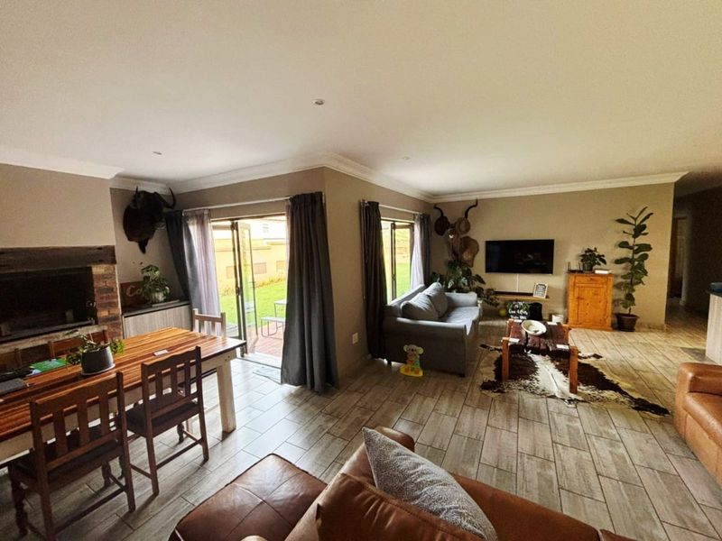 House For Sale in Wilkoppies - Photo 3