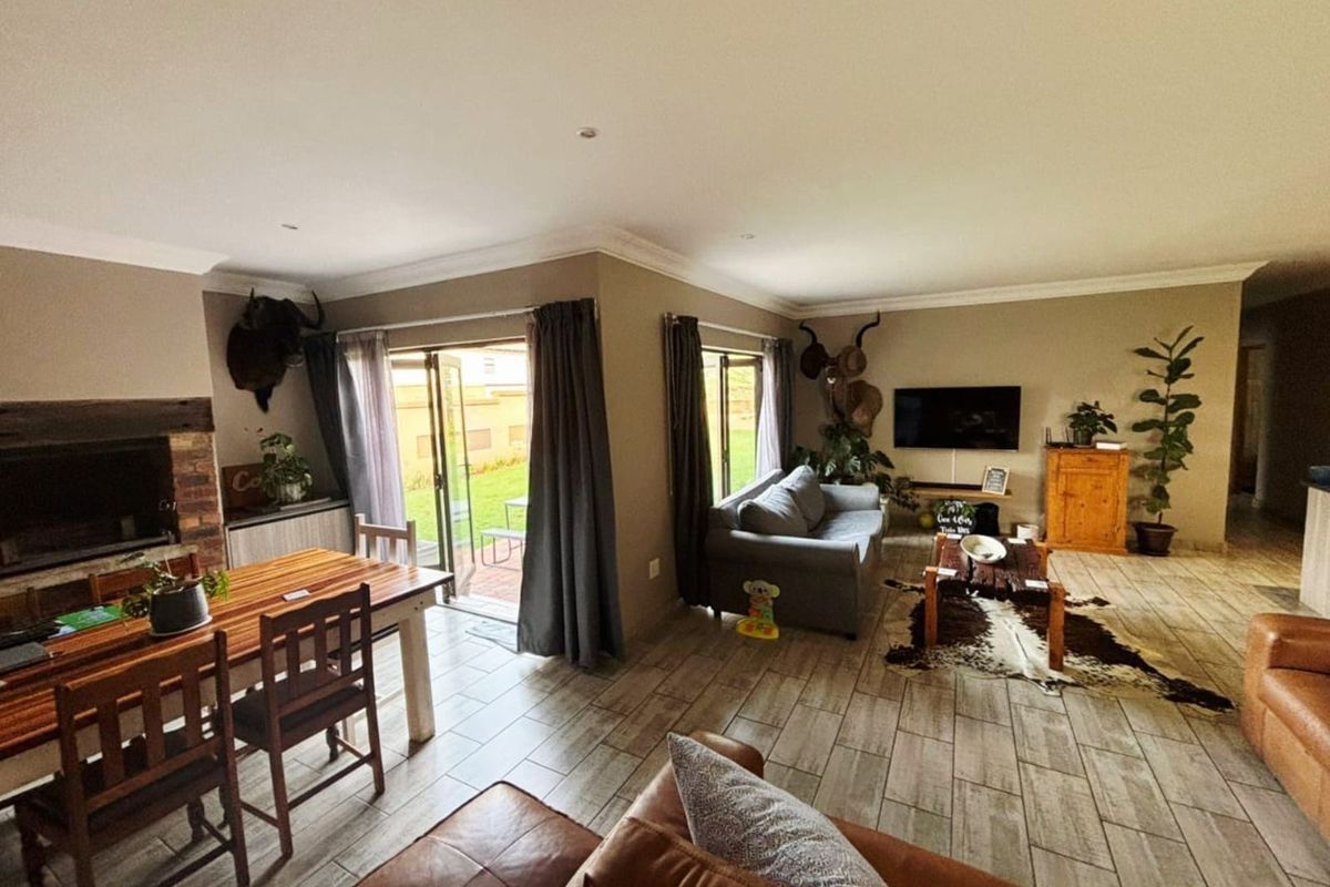 House For Sale in Wilkoppies - Photo 3