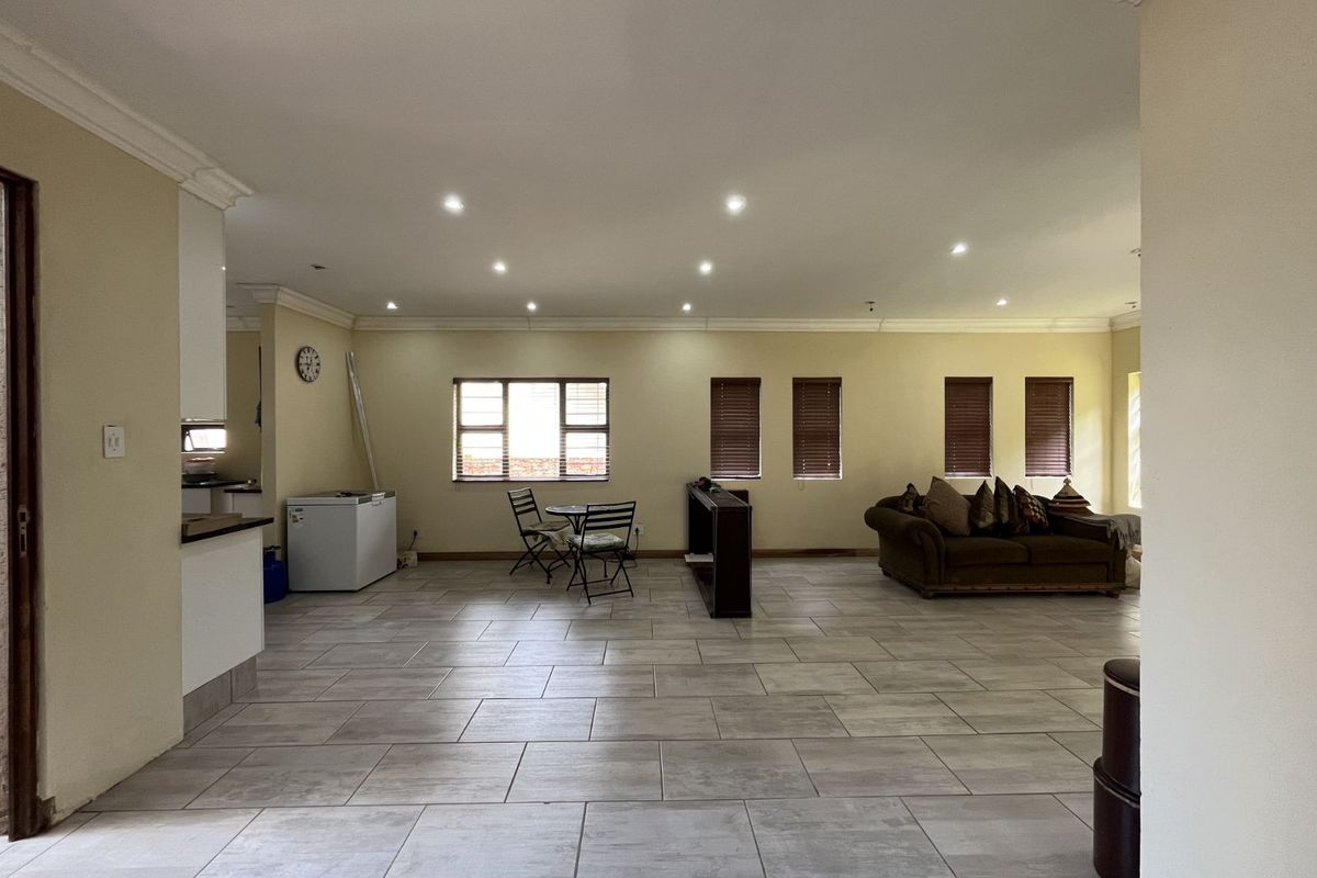 House For Sale in Val De Grace - Photo 4