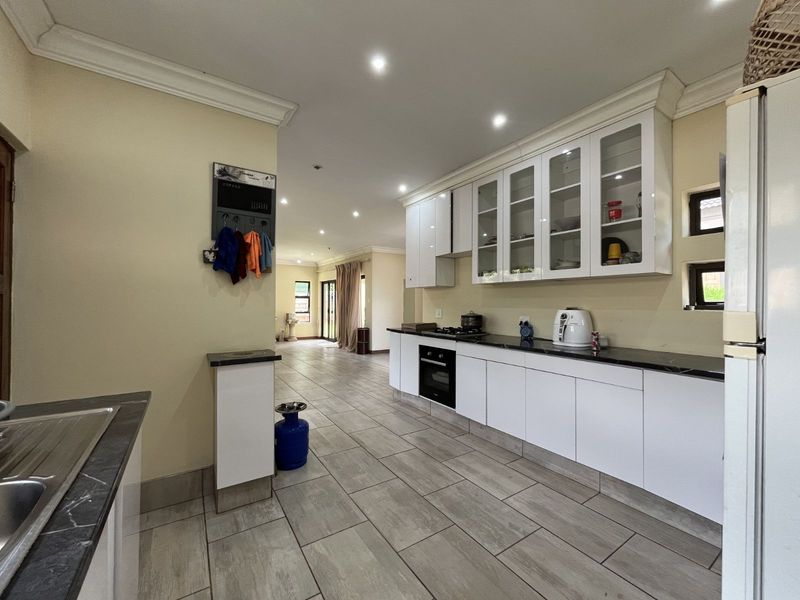 House For Sale in Val De Grace - Photo 7