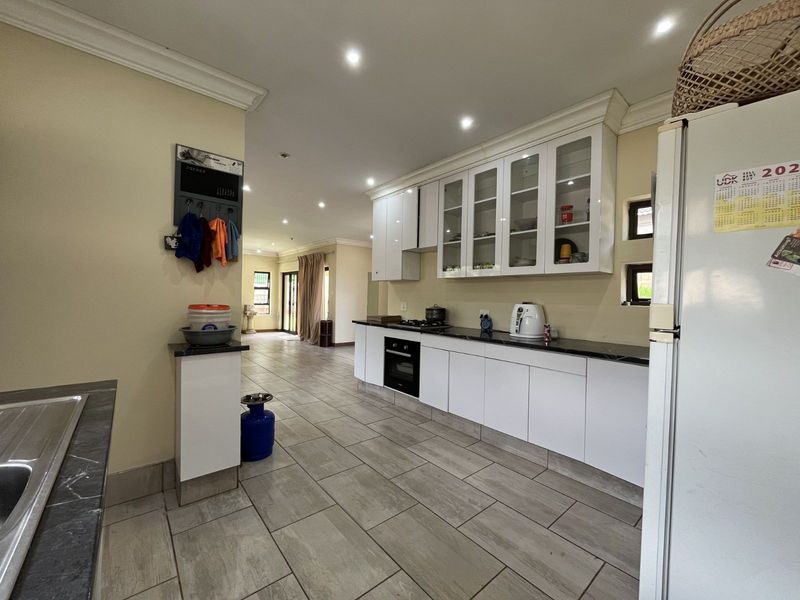 House For Sale in Val De Grace - Photo 5