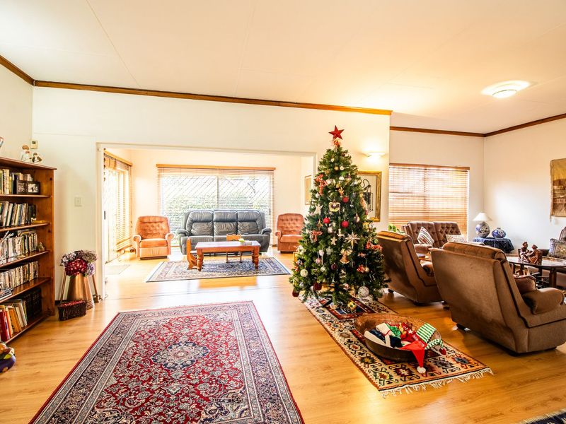 House For Sale in Garsfontein - Photo 6