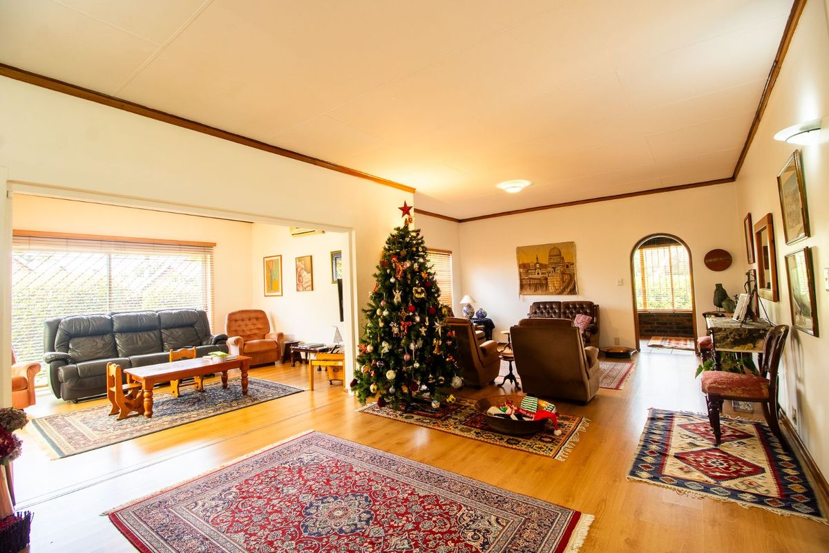 House For Sale in Garsfontein - Photo 4