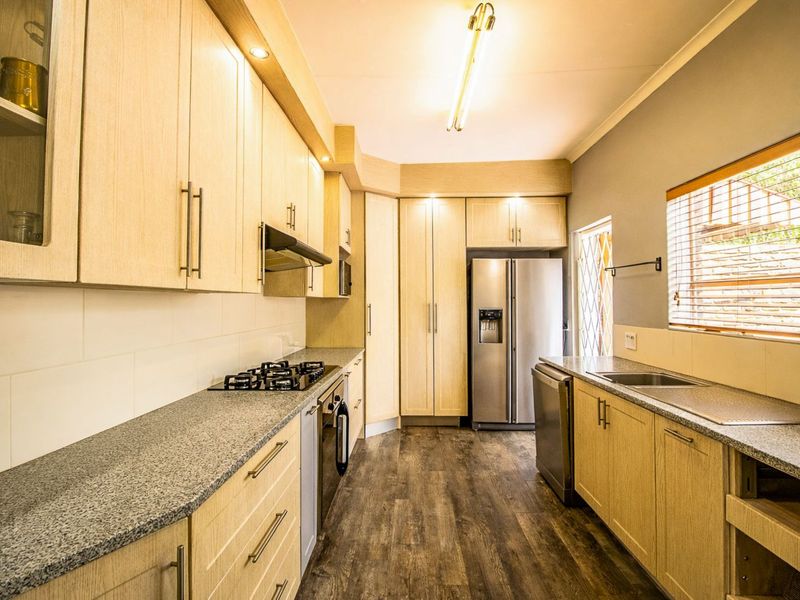 House For Sale in Garsfontein - Photo 9