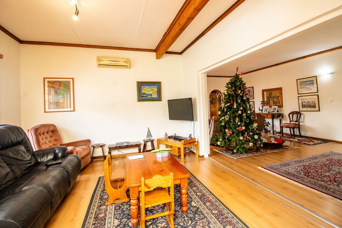 House For Sale in Garsfontein - Photo 5