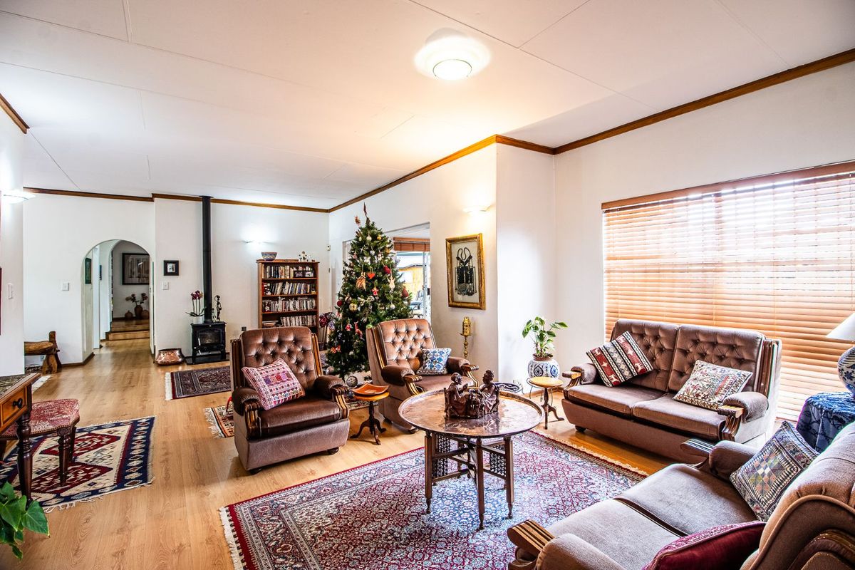 House For Sale in Garsfontein - Photo 3