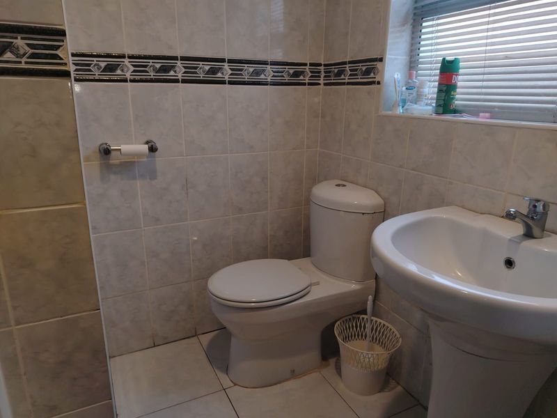 House For Sale in Kwamagxaki - Photo 5