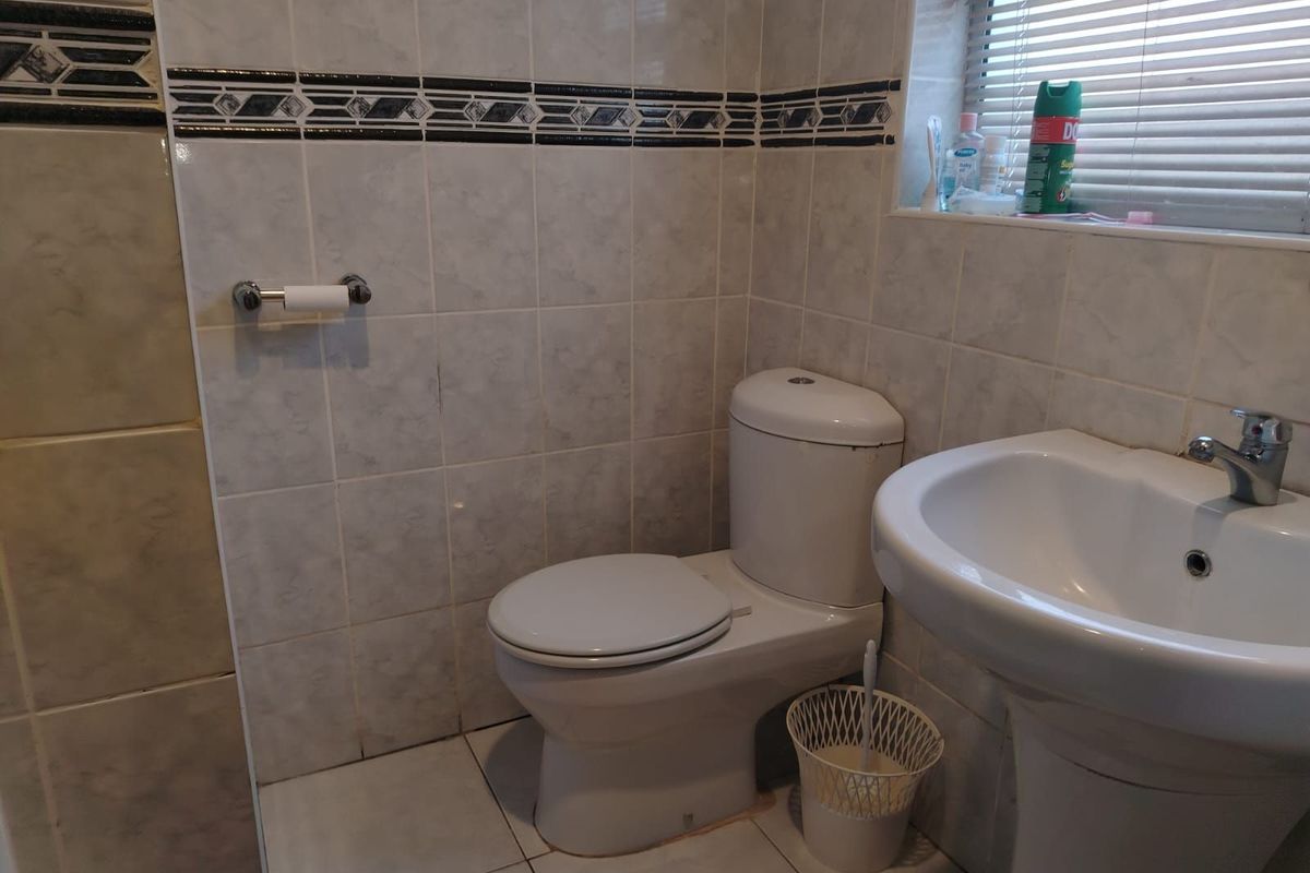 House For Sale in Kwamagxaki - Photo 5