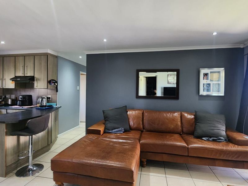 Townhouse For Sale in Bridgemeade - Photo 3