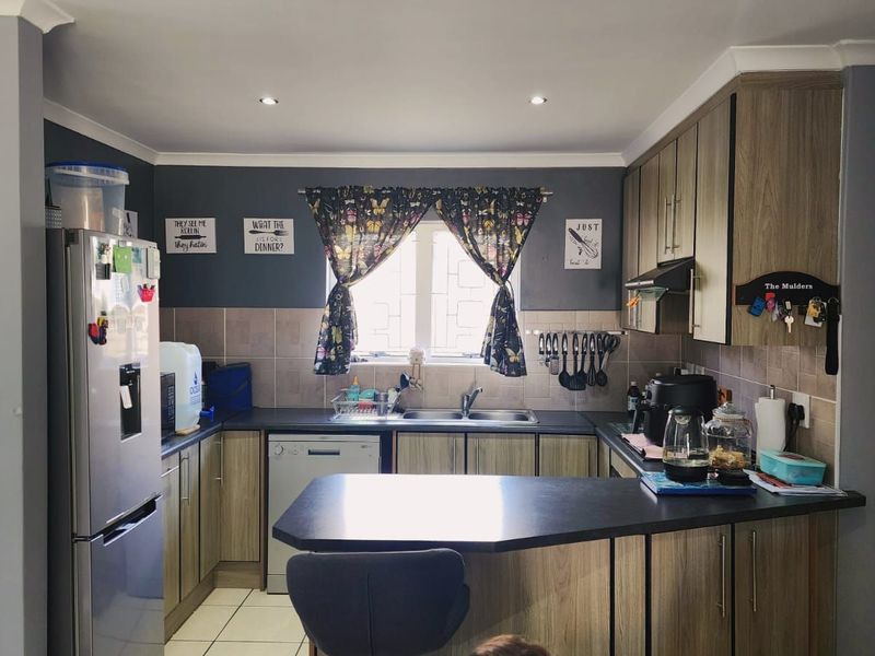 Townhouse For Sale in Bridgemeade - Photo 8