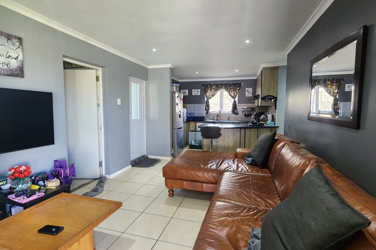 Townhouse For Sale in Bridgemeade - Photo 4