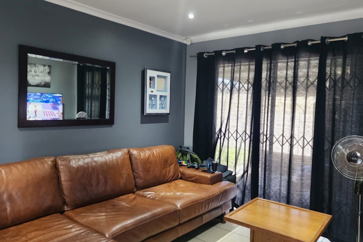 Townhouse For Sale in Bridgemeade - Photo 5