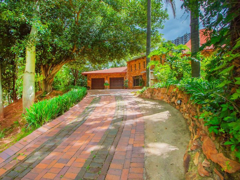 House For Sale in Kloofendal - Photo 2