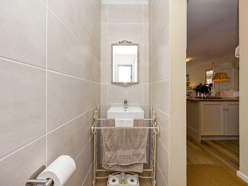 Townhouse For Sale in Wynberg Upper - Photo 10