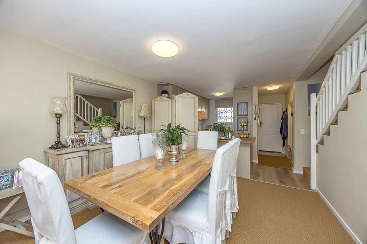 Townhouse For Sale in Wynberg Upper - Photo 5