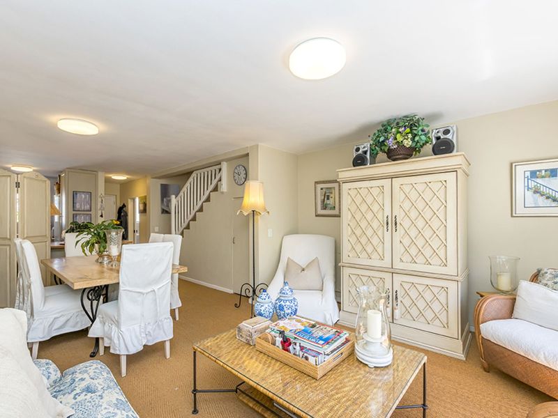 Townhouse For Sale in Wynberg Upper - Photo 4