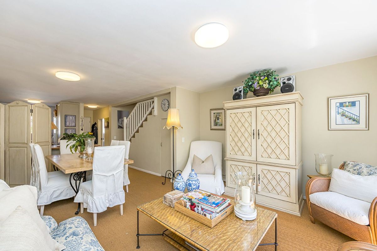 Townhouse For Sale in Wynberg Upper - Photo 4