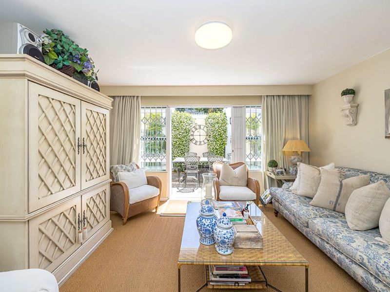 Townhouse For Sale in Wynberg Upper - Photo 3