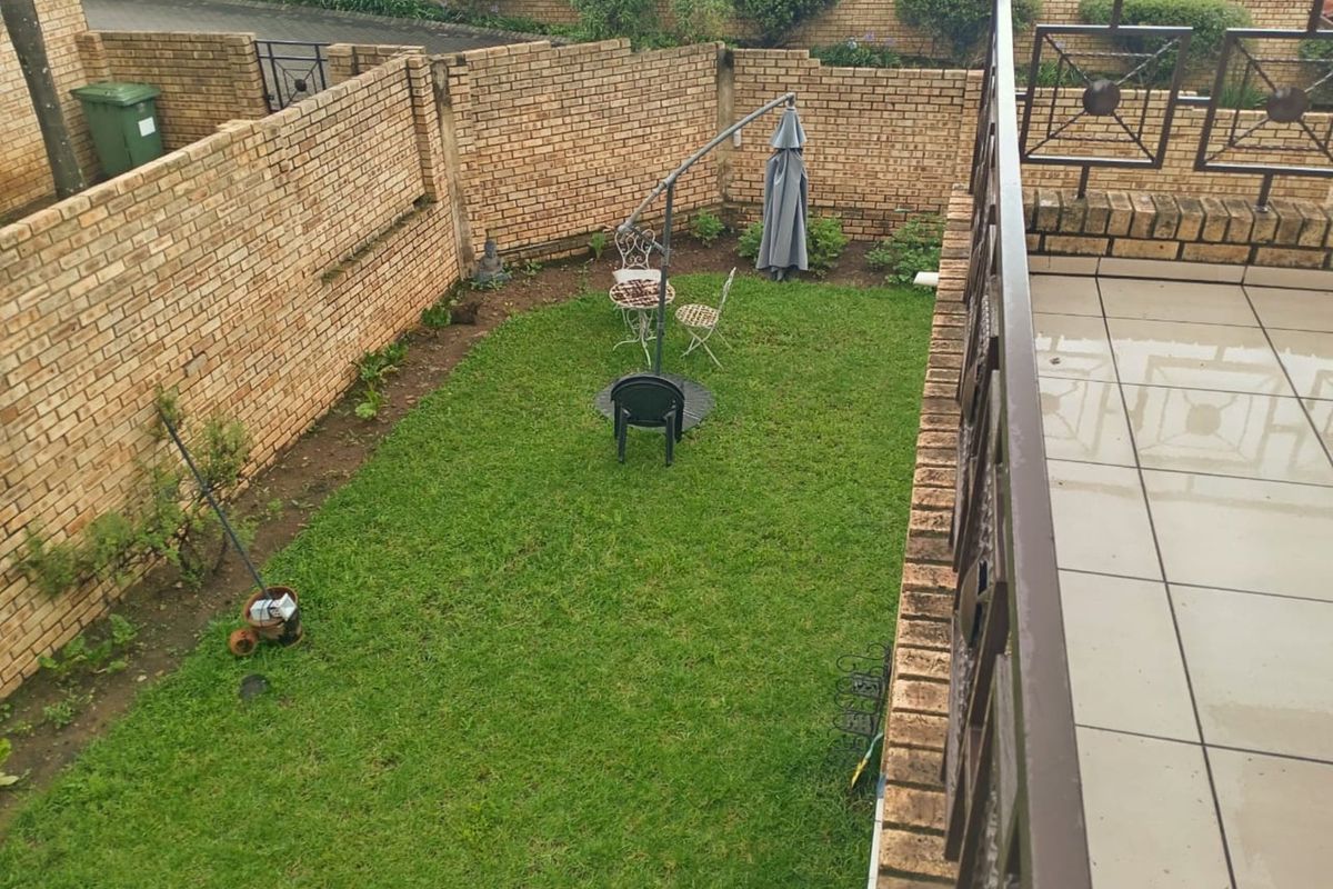 Townhouse For Sale in Randpark Ridge - Photo 5