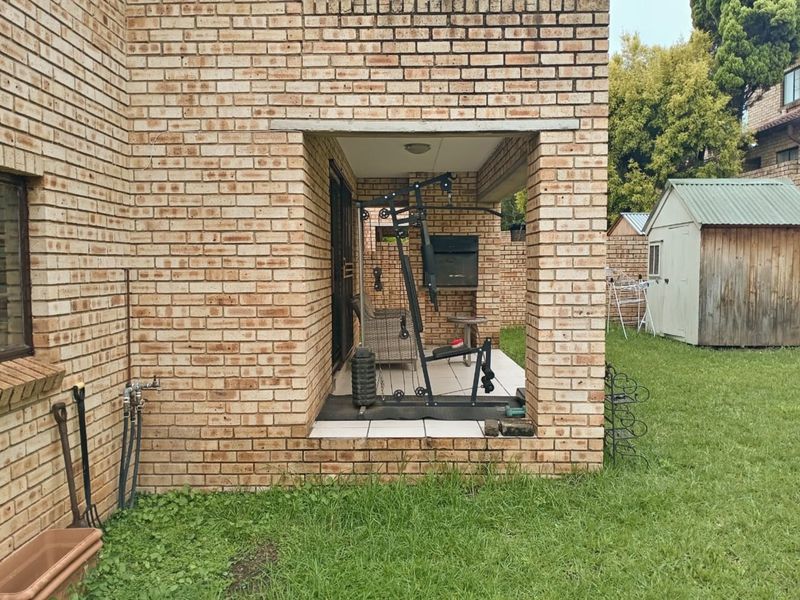 Townhouse For Sale in Randpark Ridge - Photo 9