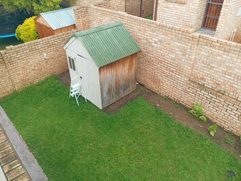 Townhouse For Sale in Randpark Ridge - Photo 6