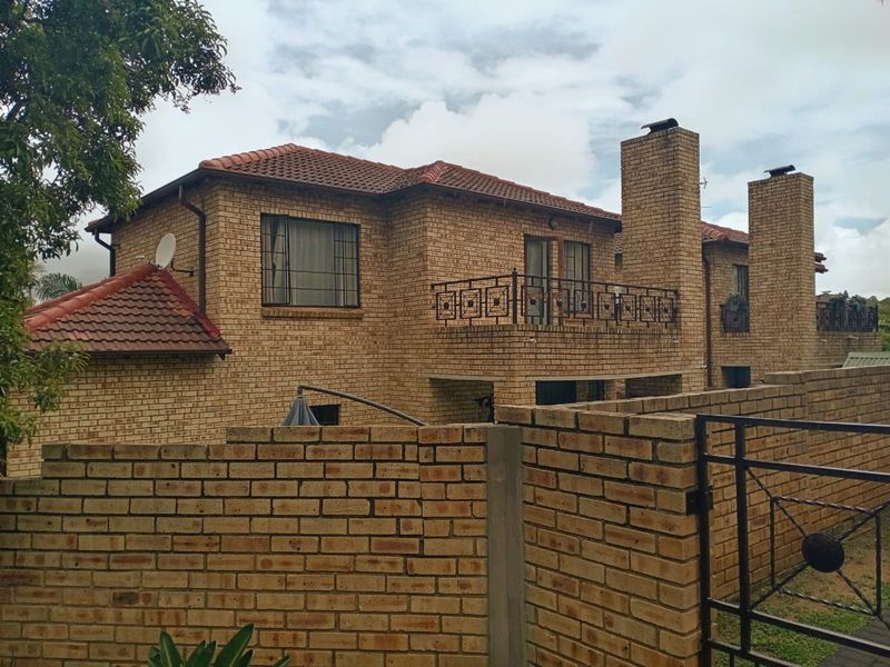 Townhouse For Sale in Randpark Ridge - Photo 4
