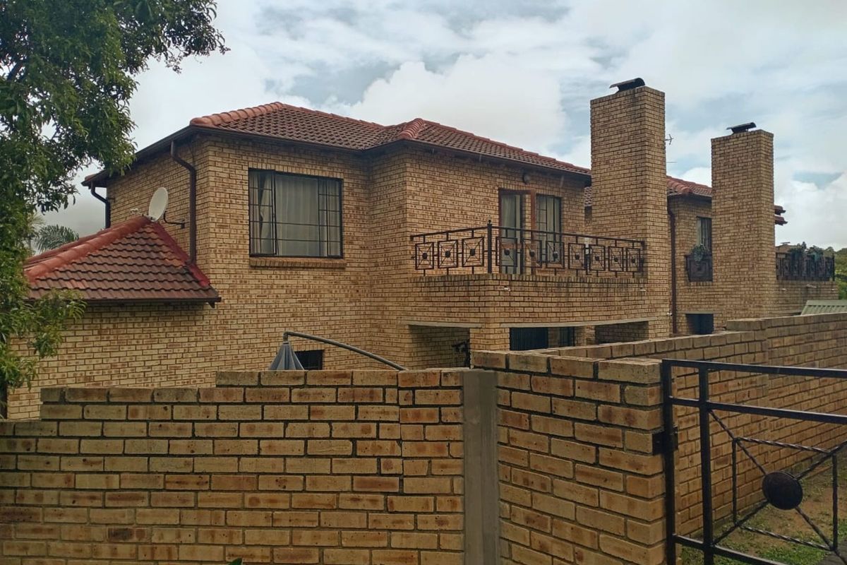 Townhouse For Sale in Randpark Ridge - Photo 4