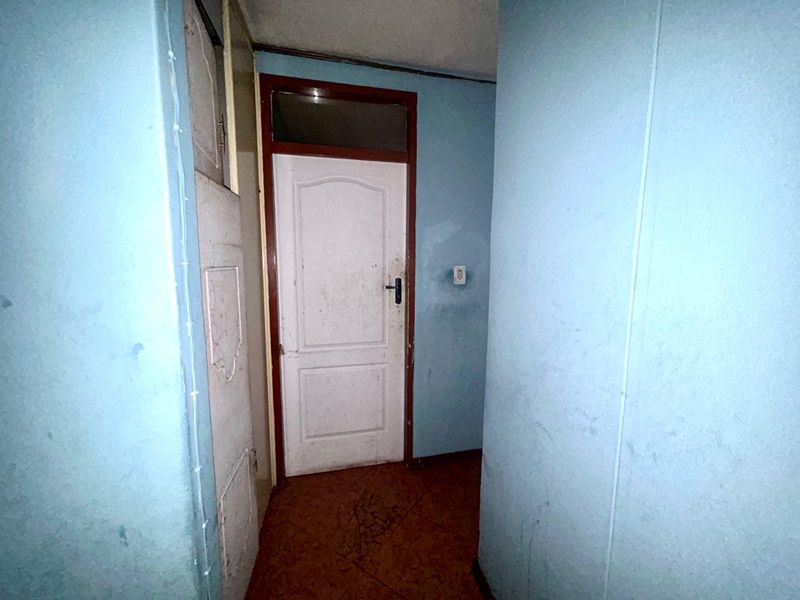 Apartment For Sale in Sunnyside - Photo 5