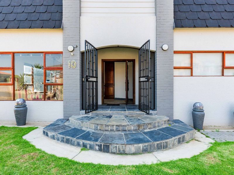 House For Sale in Dana Bay - Photo 2