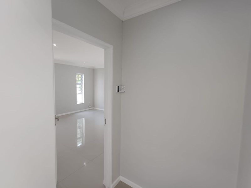 House For Sale in Fairview - Photo 10