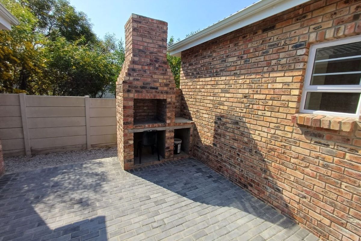 House For Sale in Fairview - Photo 5