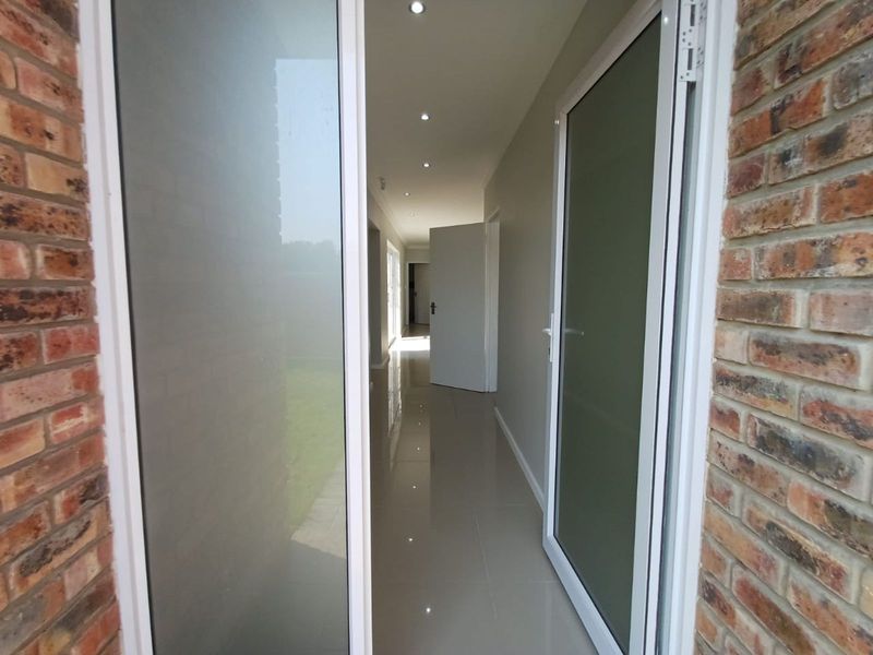 House For Sale in Fairview - Photo 6