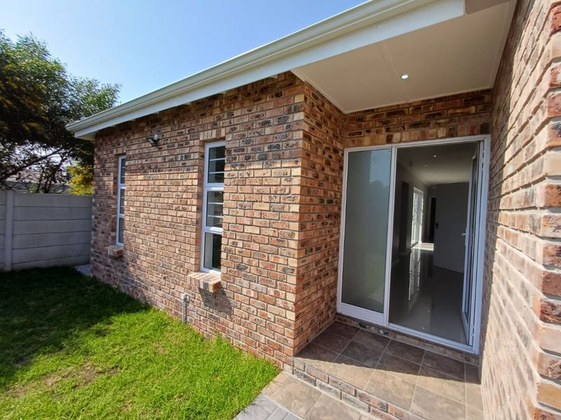 House For Sale in Fairview - Photo 4