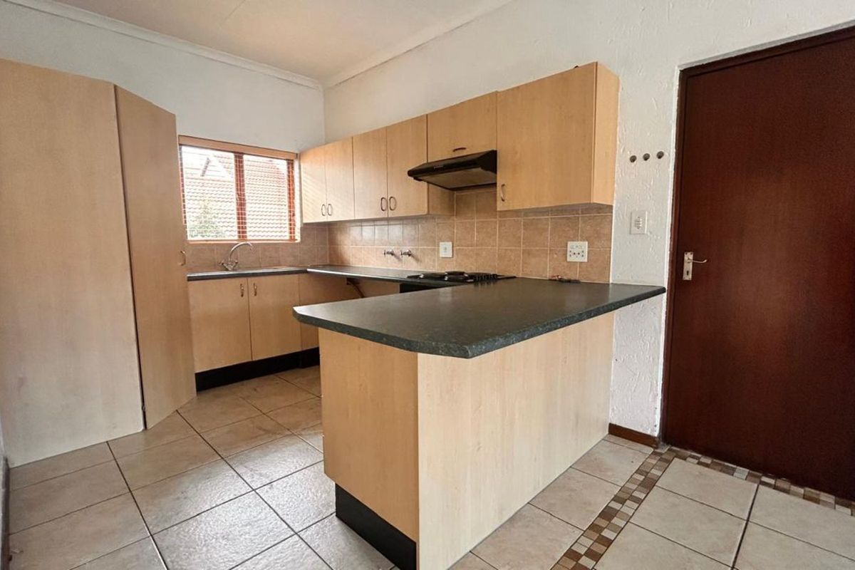 Apartment For Sale in Paulshof - Photo 2