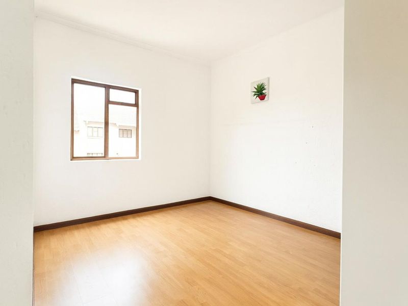 Apartment For Sale in Paulshof - Photo 6