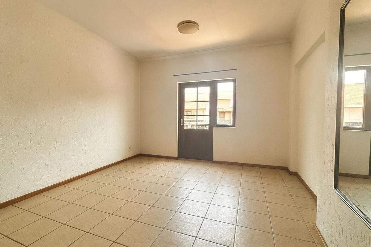 Apartment For Sale in Paulshof - Photo 4