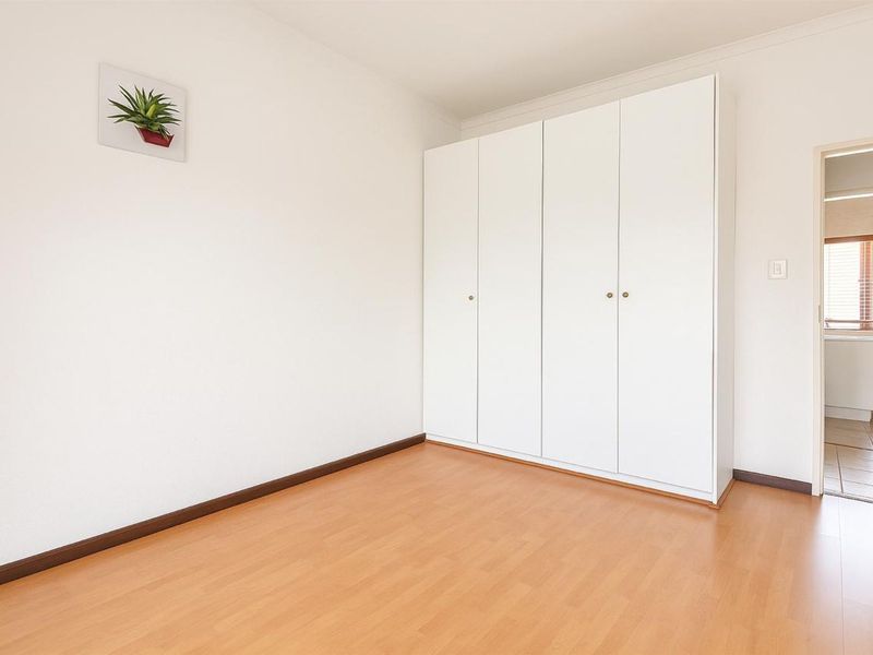 Apartment For Sale in Paulshof - Photo 7