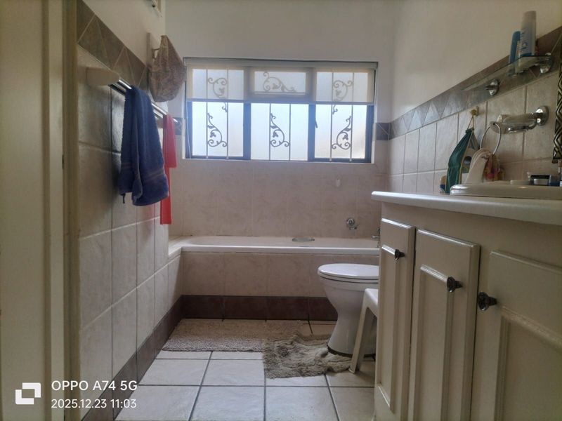 Townhouse For Sale in Irene Park - Photo 9