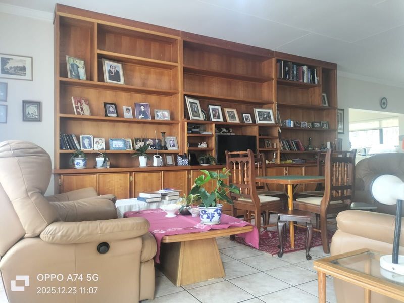 Townhouse For Sale in Irene Park - Photo 3