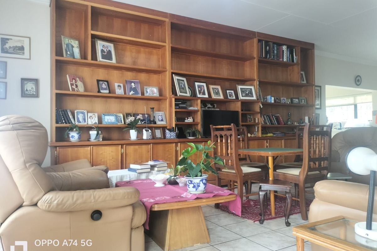 Townhouse For Sale in Irene Park - Photo 3